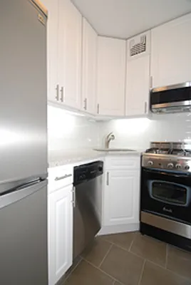 Rented by Buchbinder & Warren | media 4