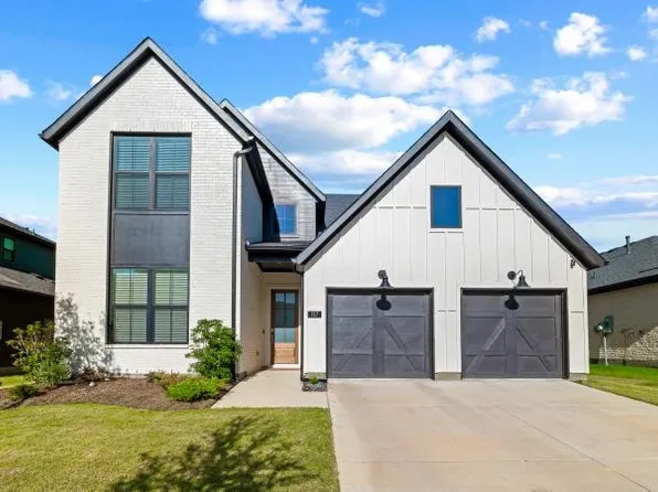 117 Paxton Cir, Arlington, TX 76013