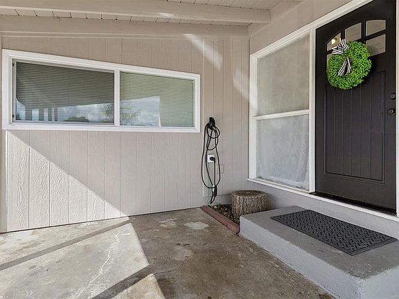 2nd image of 2735 Sussex Dr