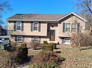 825 Wilshire Pl, Herculaneum, MO 63048