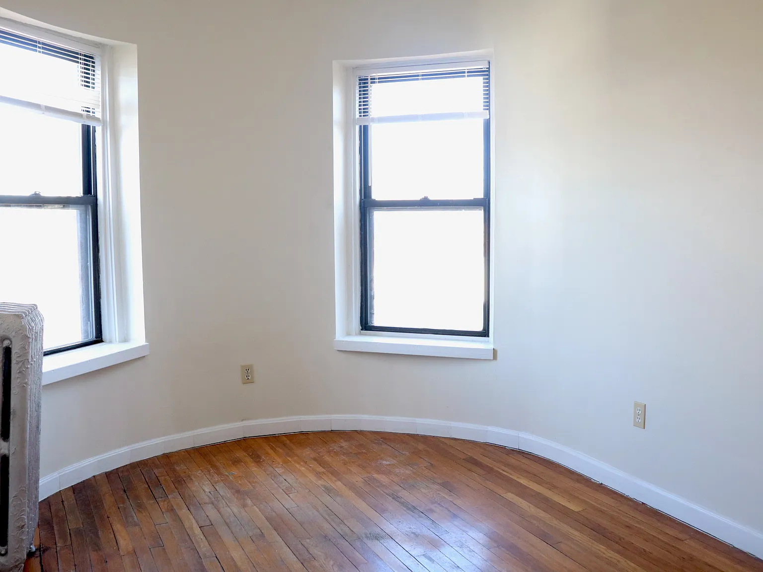 2 bed, 750 sqft, $3,850 — Photo 4