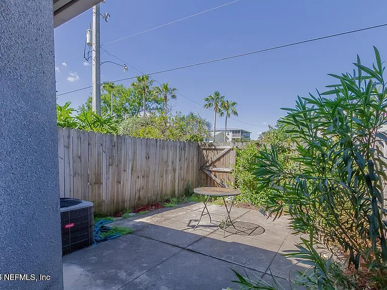 360 14th Ave S #E — Photo 22