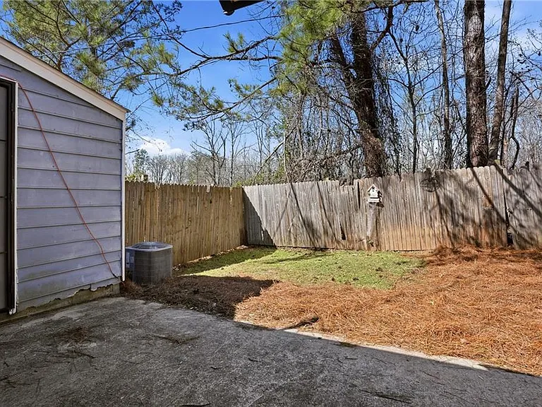 858 Ohara Dr — Photo 24