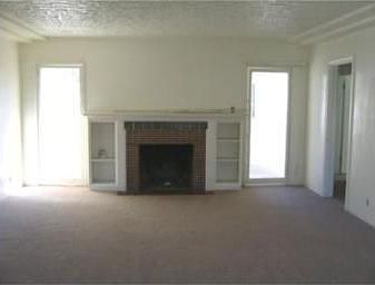 4th image of 3355 N East St
