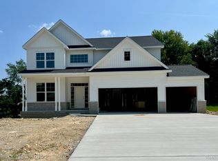 2100 Crested Butte Dr, White Lake, MI 48383