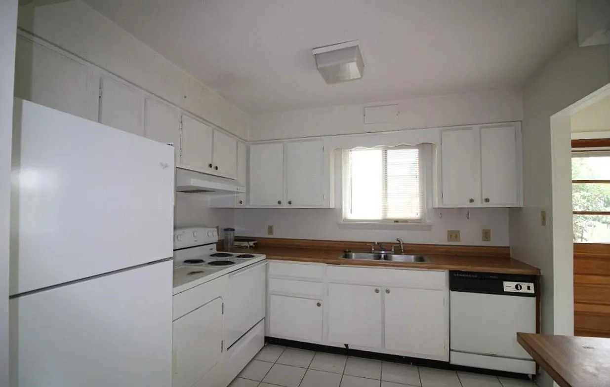 2 bed, 2.5 bath, 1288 sqft, $1,475 — Photo 2