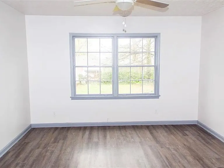 2418 Crestview Ave — Photo 12
