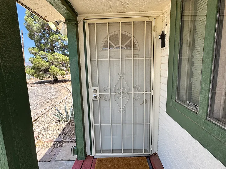 4270 N Adams St — Photo 2