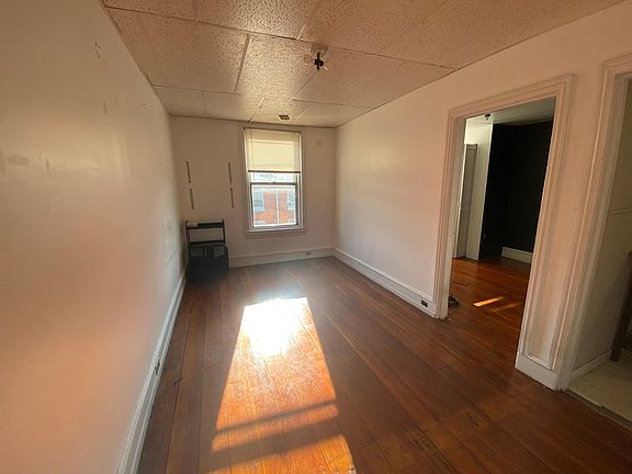 4th image of 1419 E Columbia Ave APT 3