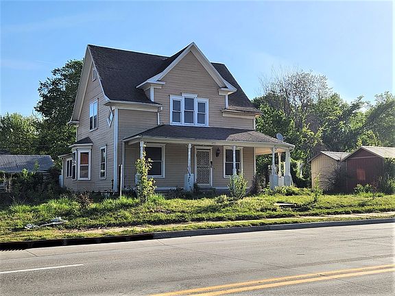 2nd image of 402 E Patti Page Blvd