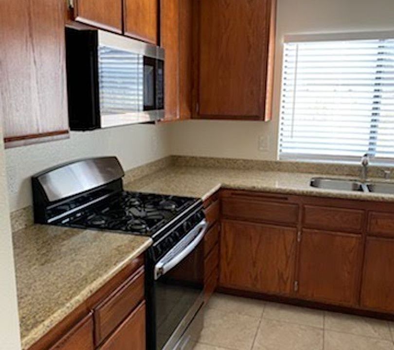 2nd image of 830 Yorkshire Ln