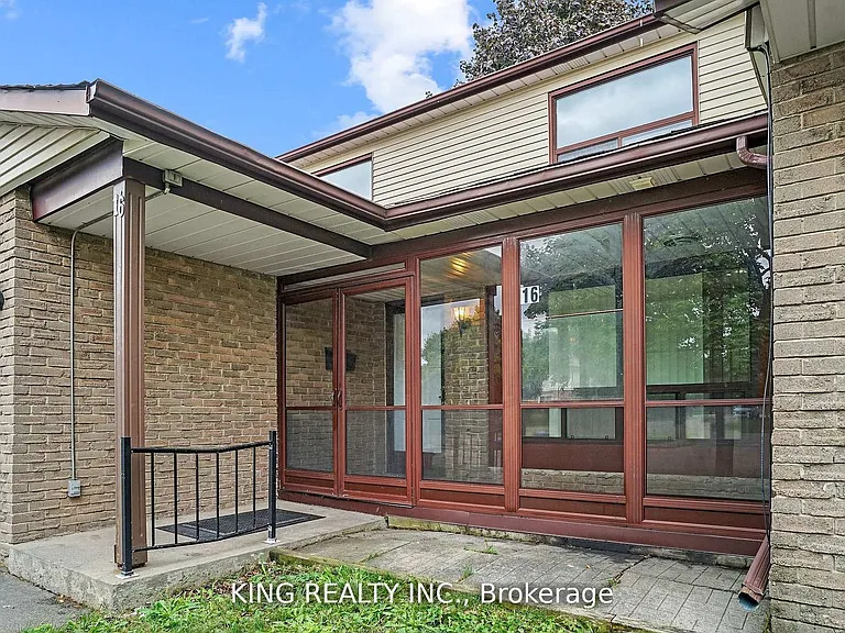 16 Wimbledon Ct — Photo 6