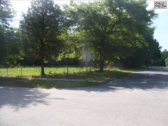 5th image of 415 W Richland St