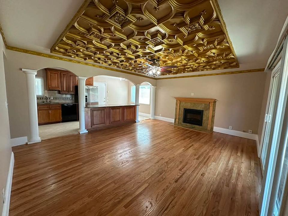 1st image of 48333 Hackberry St