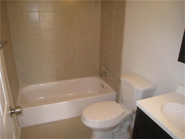 2nd image of 11438 Munn St
