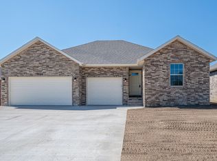 3820 W Riley St, Bolivar, MO 65613