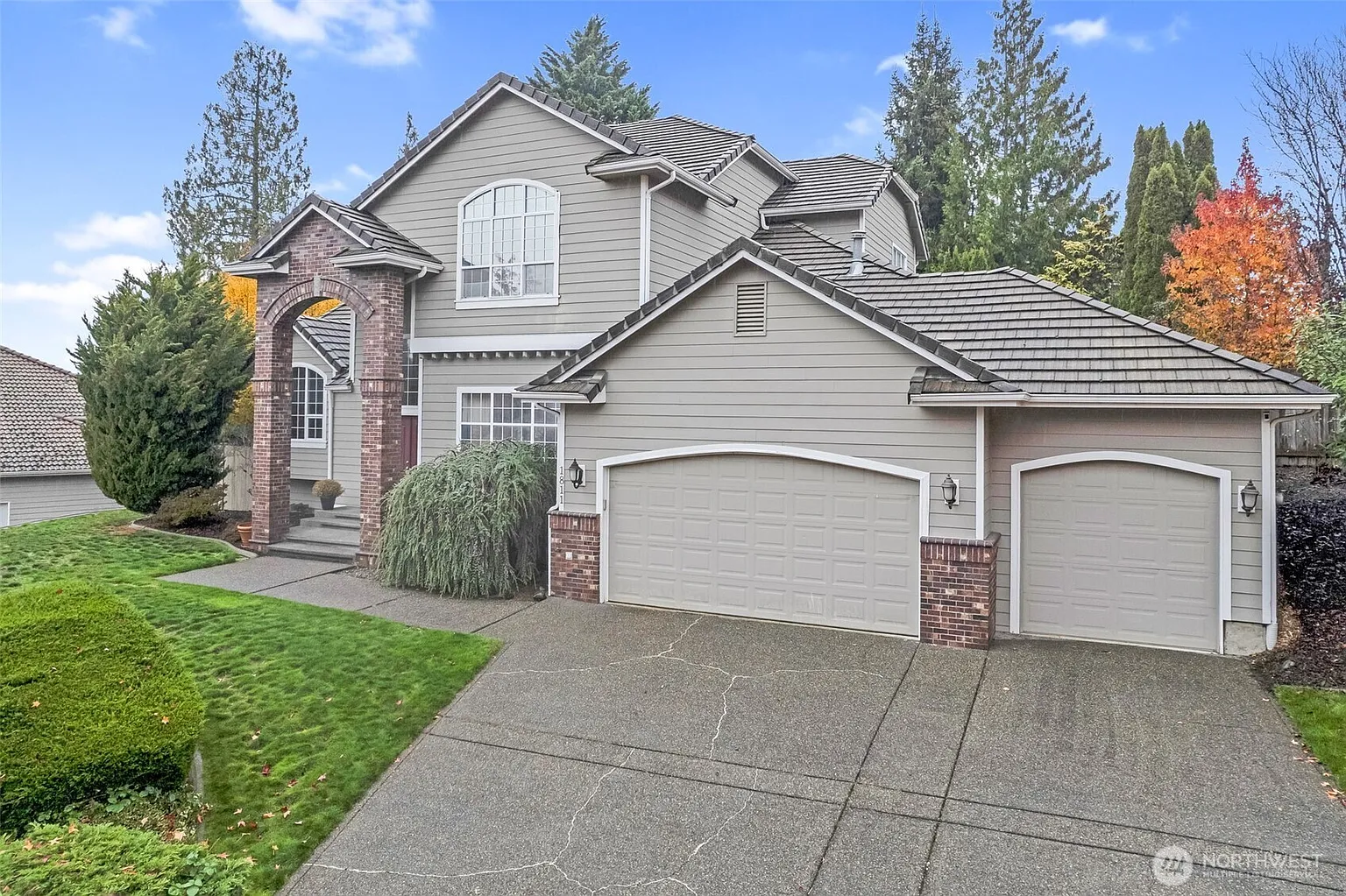 1811 Crystal Lane Loop SE photo 1