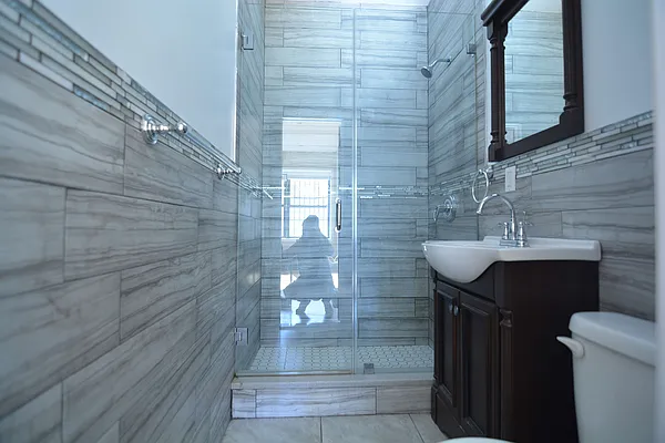 Rented by Hagstrom Management Inc | media 35