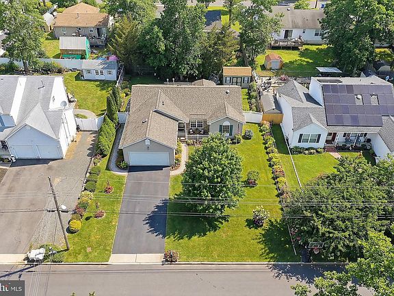 2nd image of 112 Gunwale Rd