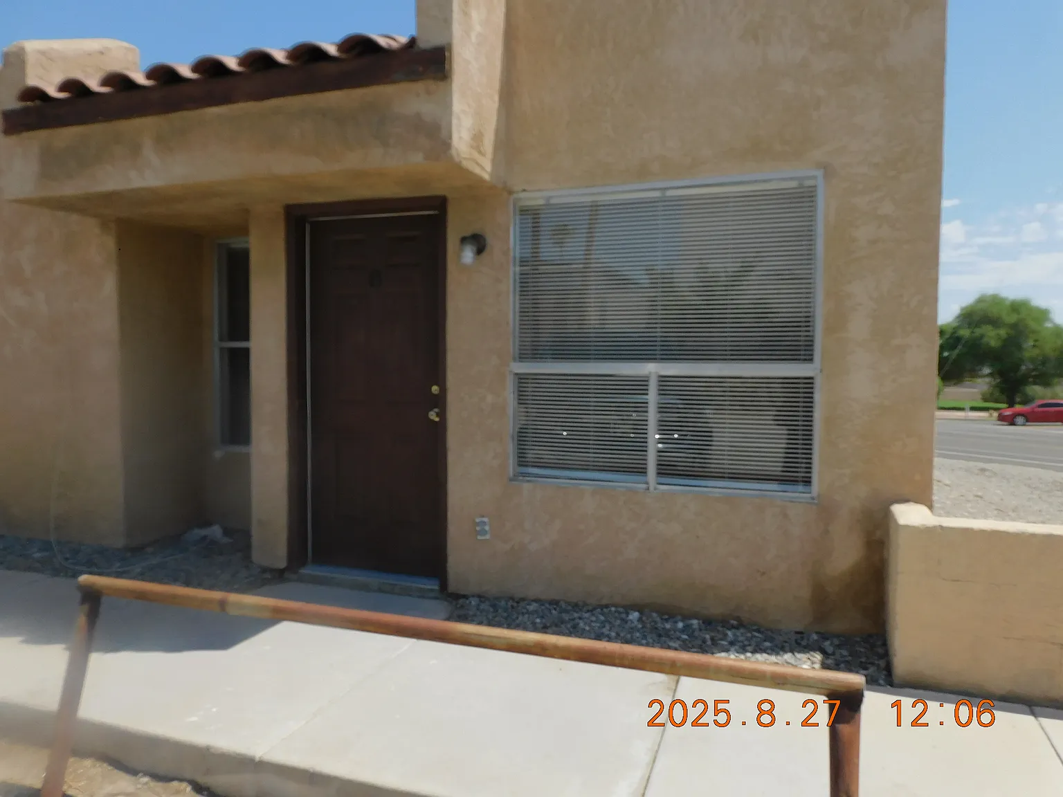 2 bed, $995 — Photo 1