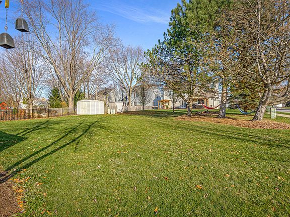 3rd image of 521 Kingston Dr