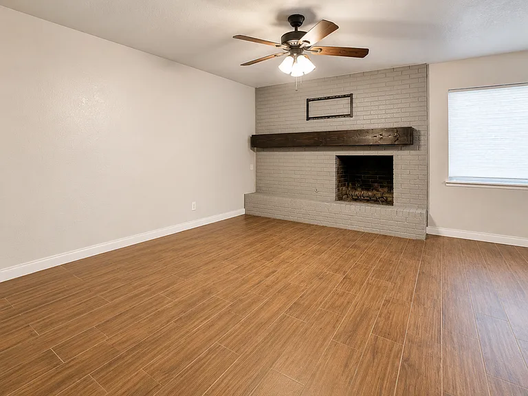 4715 Laura Dr — Photo 25