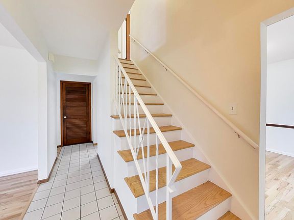 2nd image of 4053 Cumnor Rd