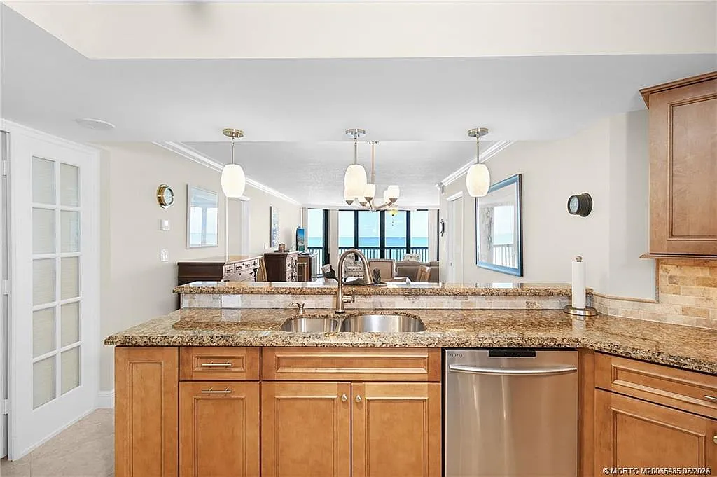 3 bed, 2.0 bath, 1544 sqft, $7,000 — Photo 4