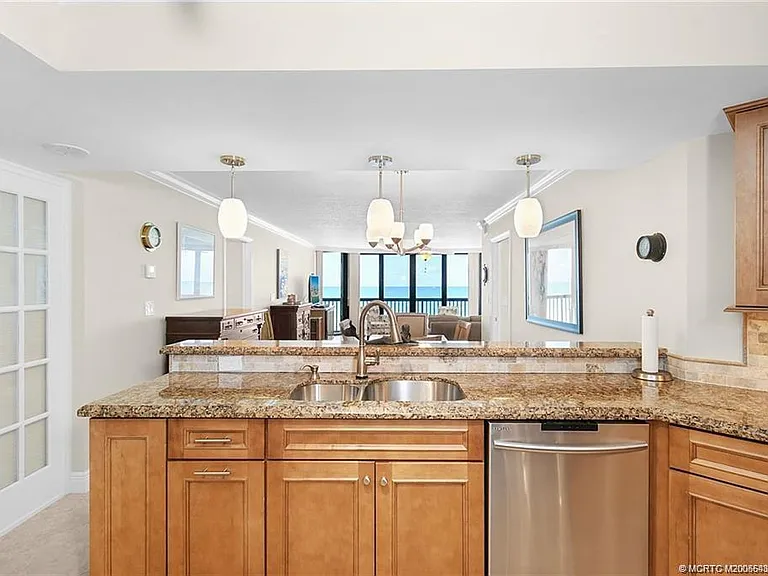 9550 S Ocean Dr #705 — Photo 4