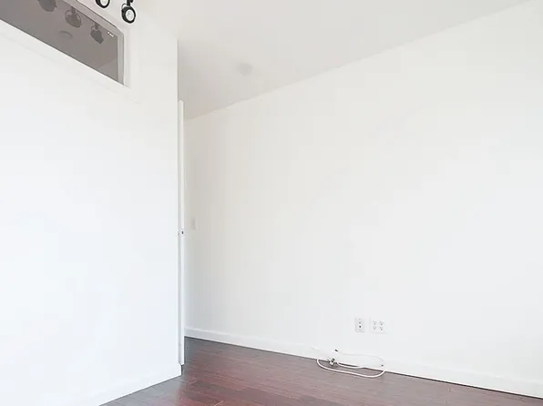 292 Stanhope Street image 6 of 12