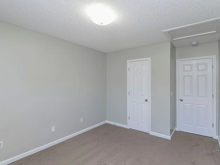 141 Wigmore Ln — Photo 27
