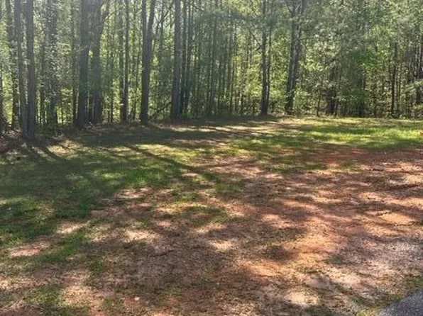 30 Aberdeen Rd, Dadeville, AL 36853