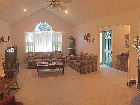 Spacious Living Room