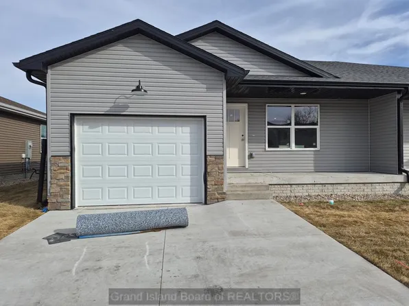 1431 Peach St, Grand Island, NE 68801
