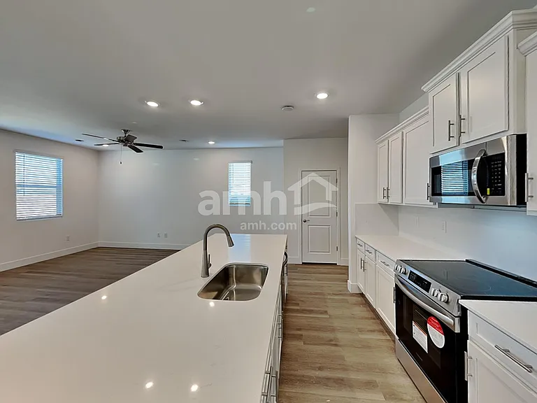 7426 S Keller Ln — Photo 3