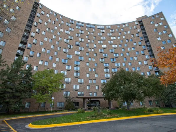 1181 Edgcumbe Rd APT 801, Saint Paul, MN 55105