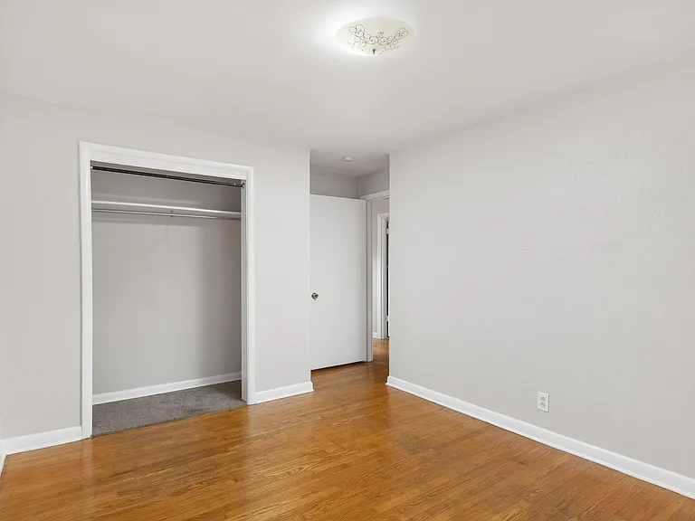 301 Wygoda Cir — Photo 9