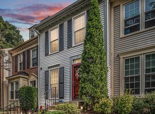 8514 Springfield Oaks Dr, Springfield, VA 22153