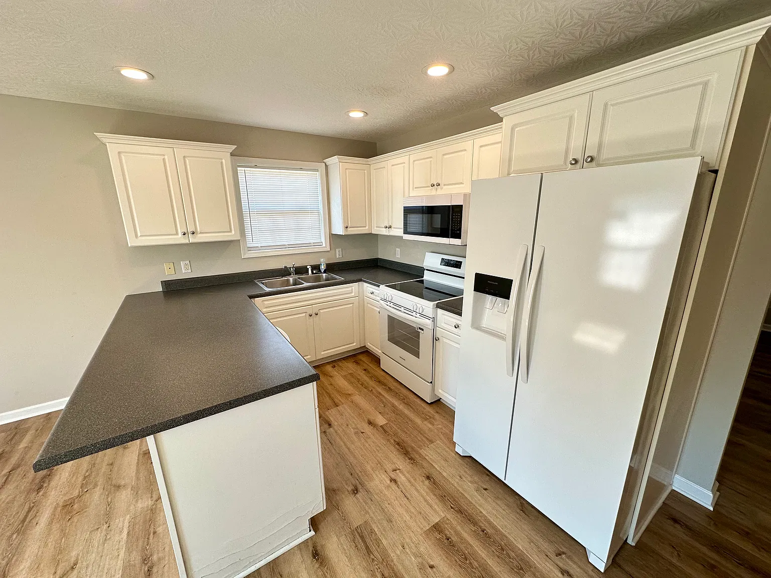 3 bed, 1698 sqft, $1,795 — Photo 4