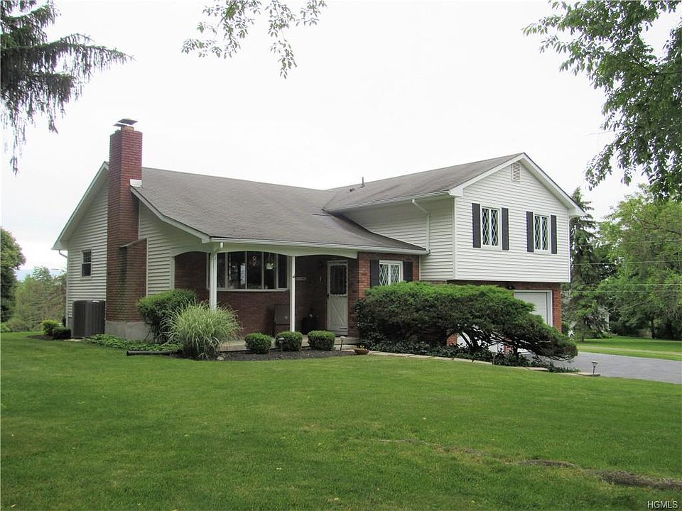 1st image of 8 Hickory Dr