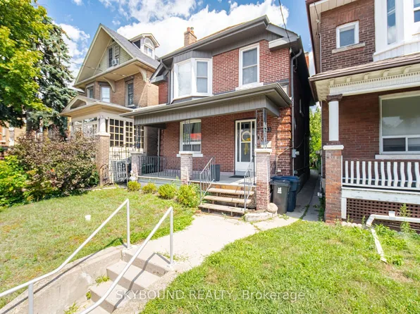 243 Keele St, Toronto, ON M6P 2K1