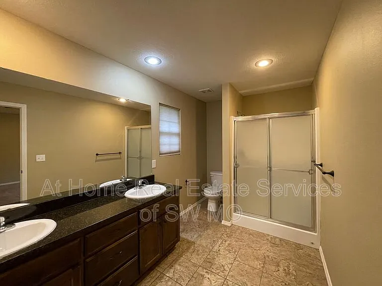 4576 Greenridge — Photo 9