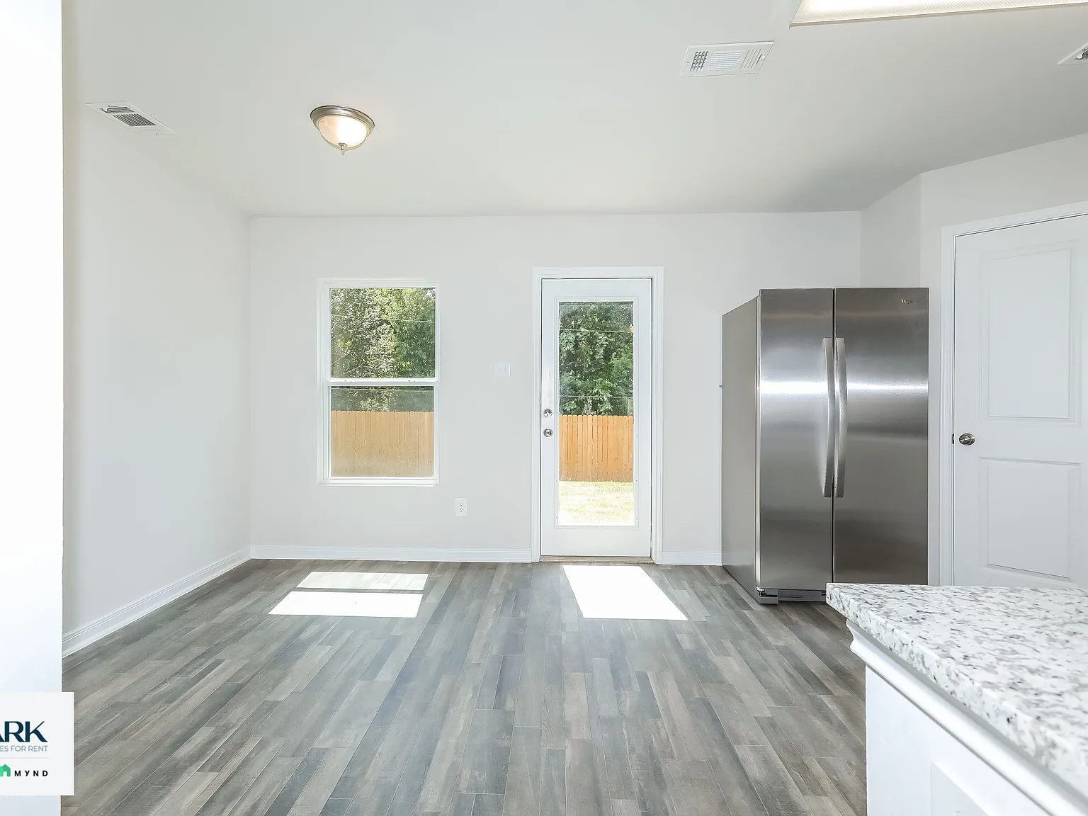 4 bed, 3.0 bath, 1811 sqft, $1,849 — Photo 4