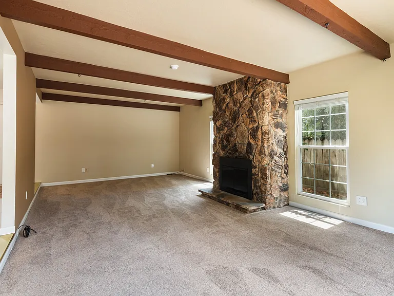 109 Ginos Ct — Photo 6