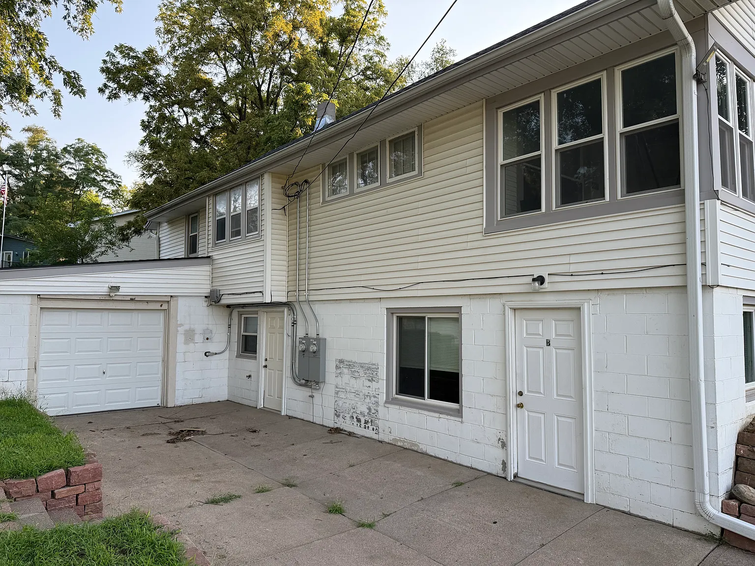 2 bed, 1012 sqft, $1,250 — Photo 1