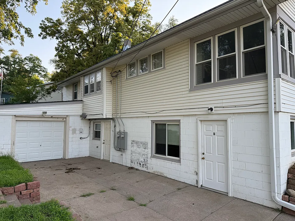 908 Harrington Ave #2