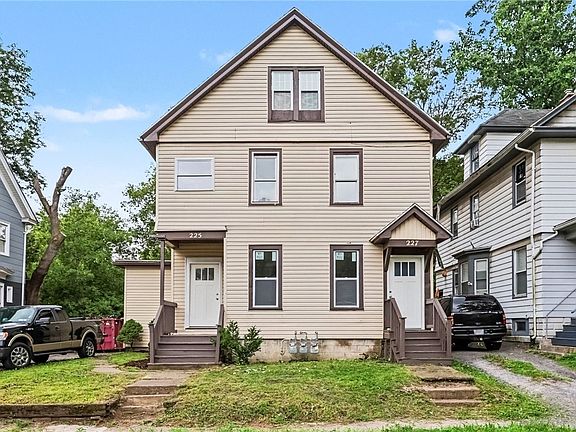 3rd image of 225-227 Ravine Ave
