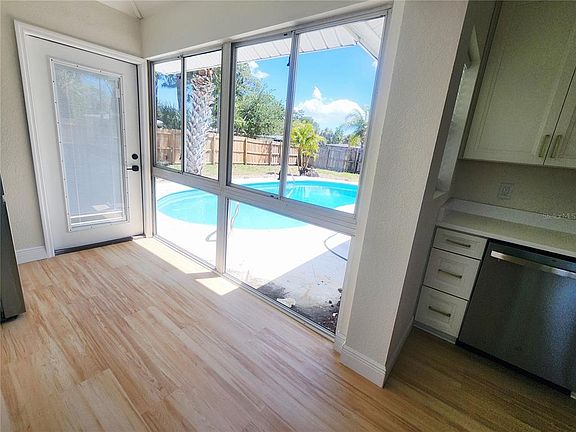 4th image of 2494 Del Rio Way