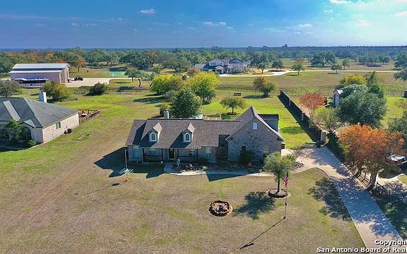 3rd image of 146 Western Oaks