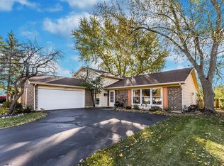 667 White Birch Ln, Lake Zurich, IL 60047